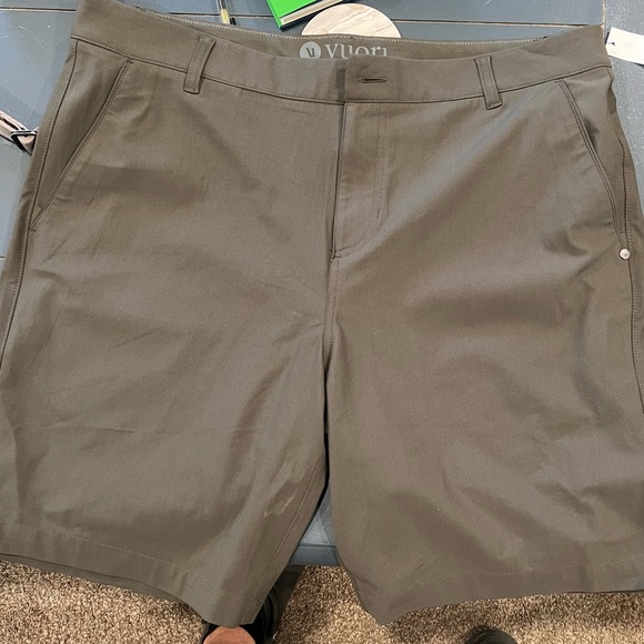Vuori green Flat Front Shorts with Classic Design - Picture 1 of 4